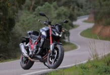 Prueba Honda Hornet 750 E-Clutch