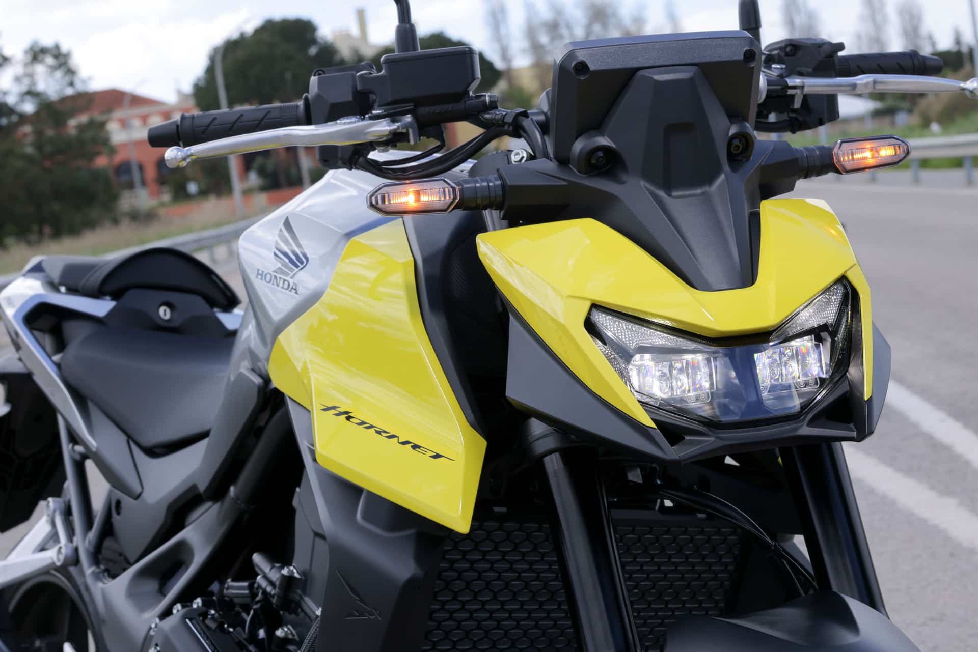 Prueba Honda Hornet 750 E-Clutch