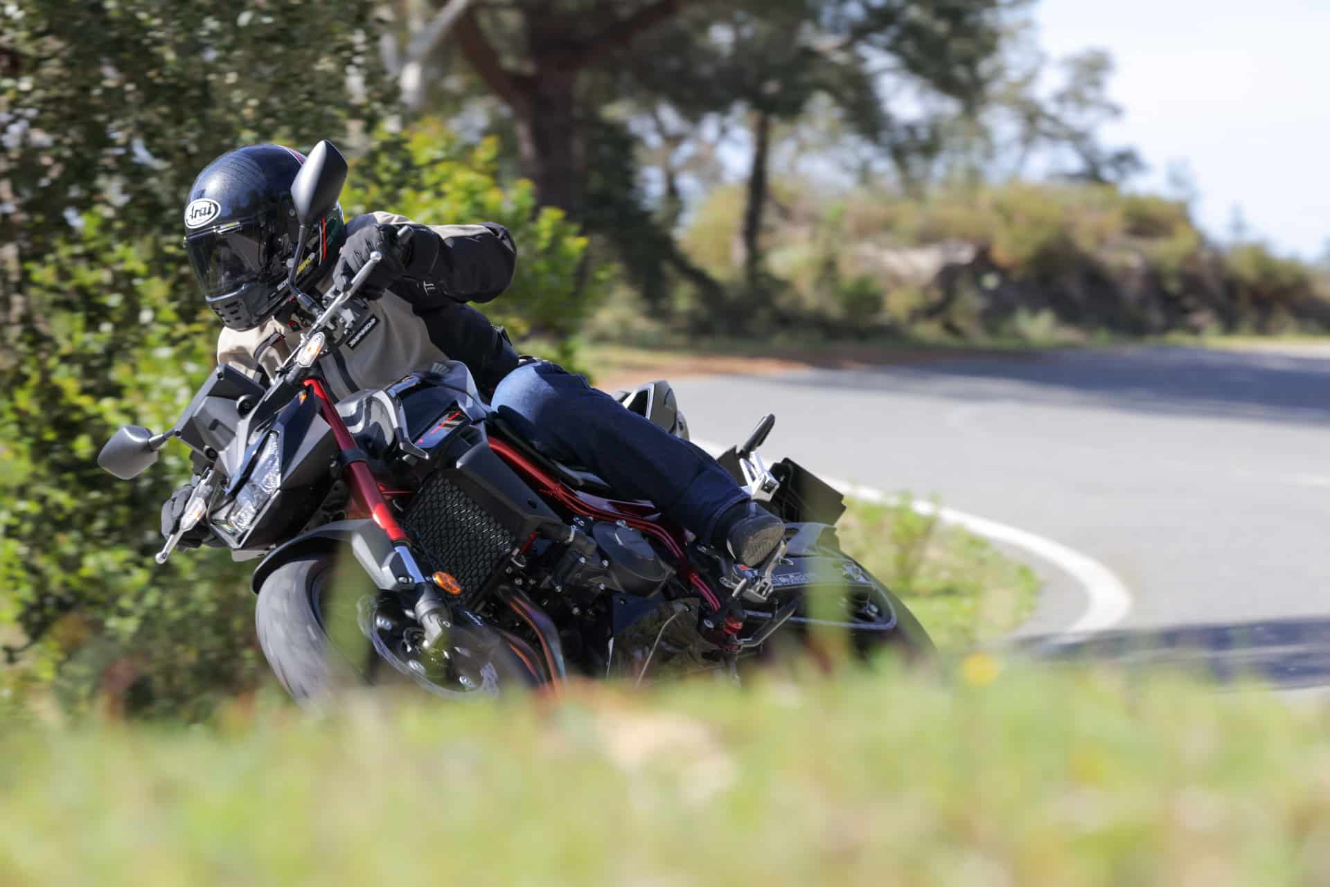 Prueba Honda Hornet 750 E-Clutch