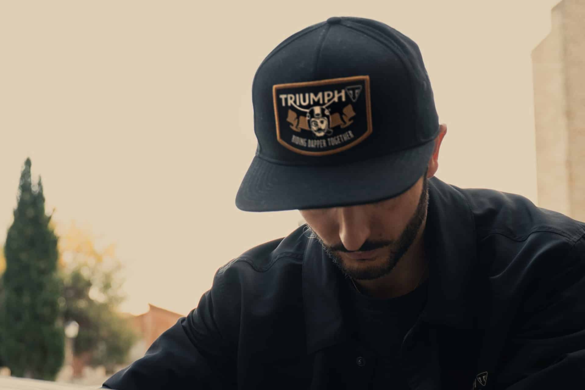 Triumph X DGR 2026: La marca británica presenta su nueva colección de ropa de edición limitada