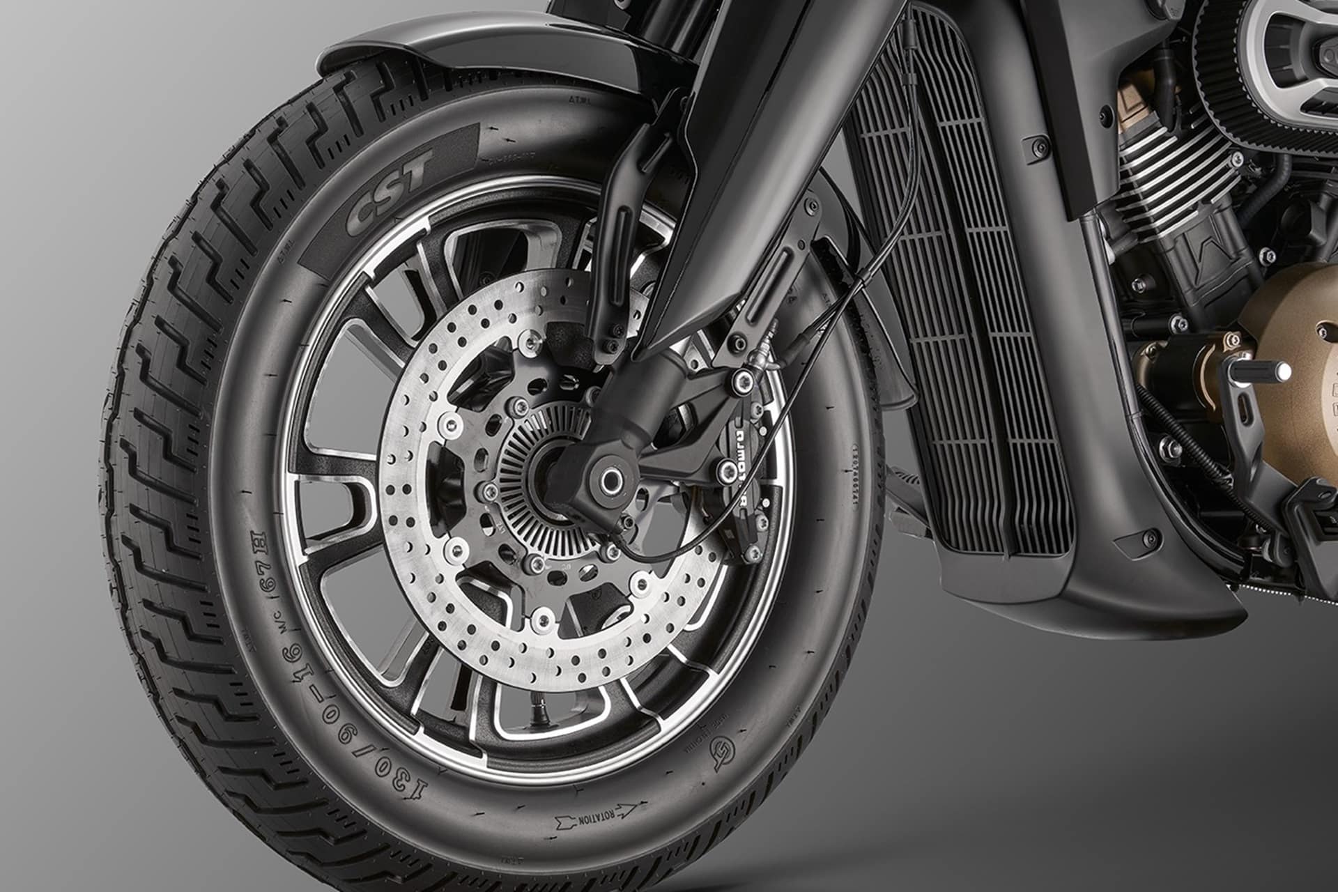 QJMotor lanza su nueva SRV 400 VS, la bobber destinada a los aficionados europeos con carnet A2