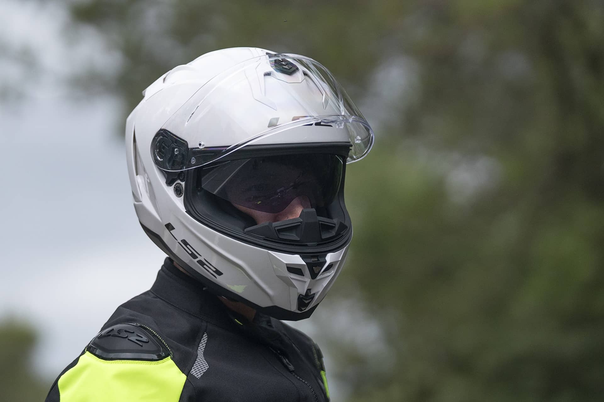 LS2 presenta su nuevo Challenger II, el casco integral que combina rendimiento, confort y máxima seguridad