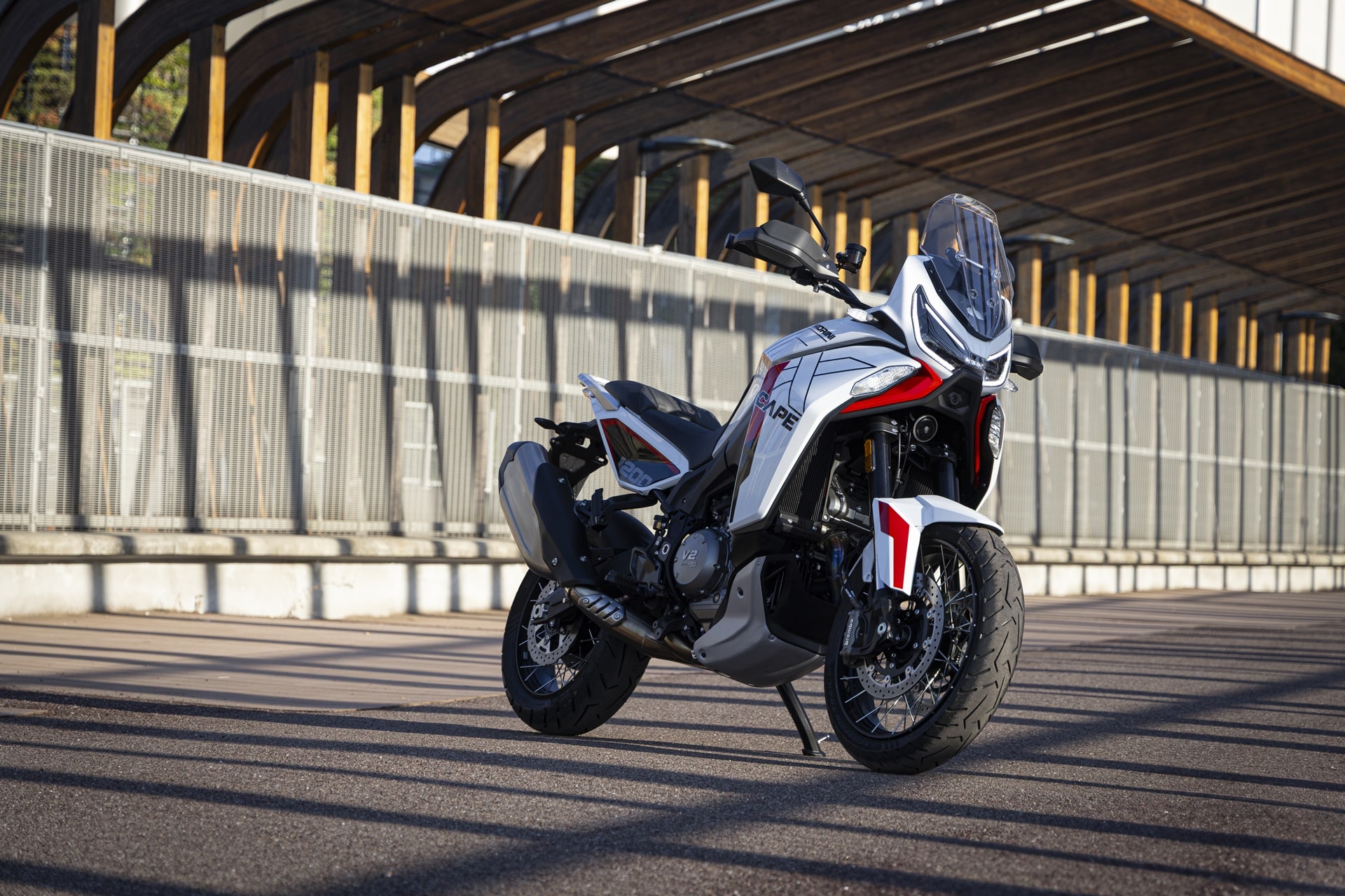 Las nuevas X-Cape 1200 y Alltrhike 450 llegan a los concesionarios oficiales de Moto Morini