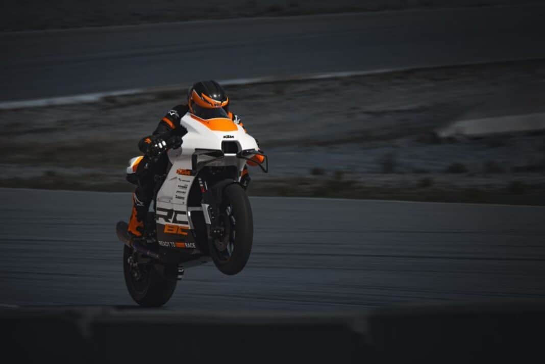 KTM BAJAJ 2026