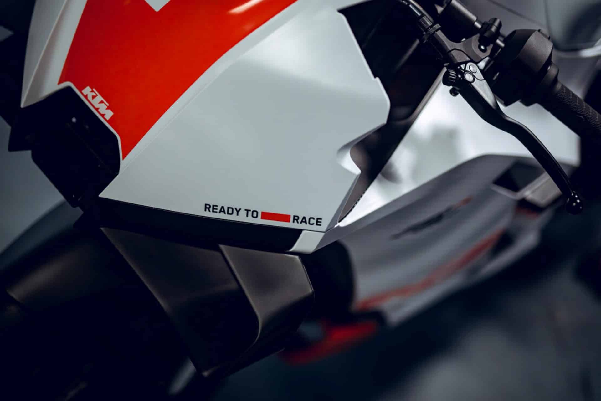 KTM BAJAJ 2026