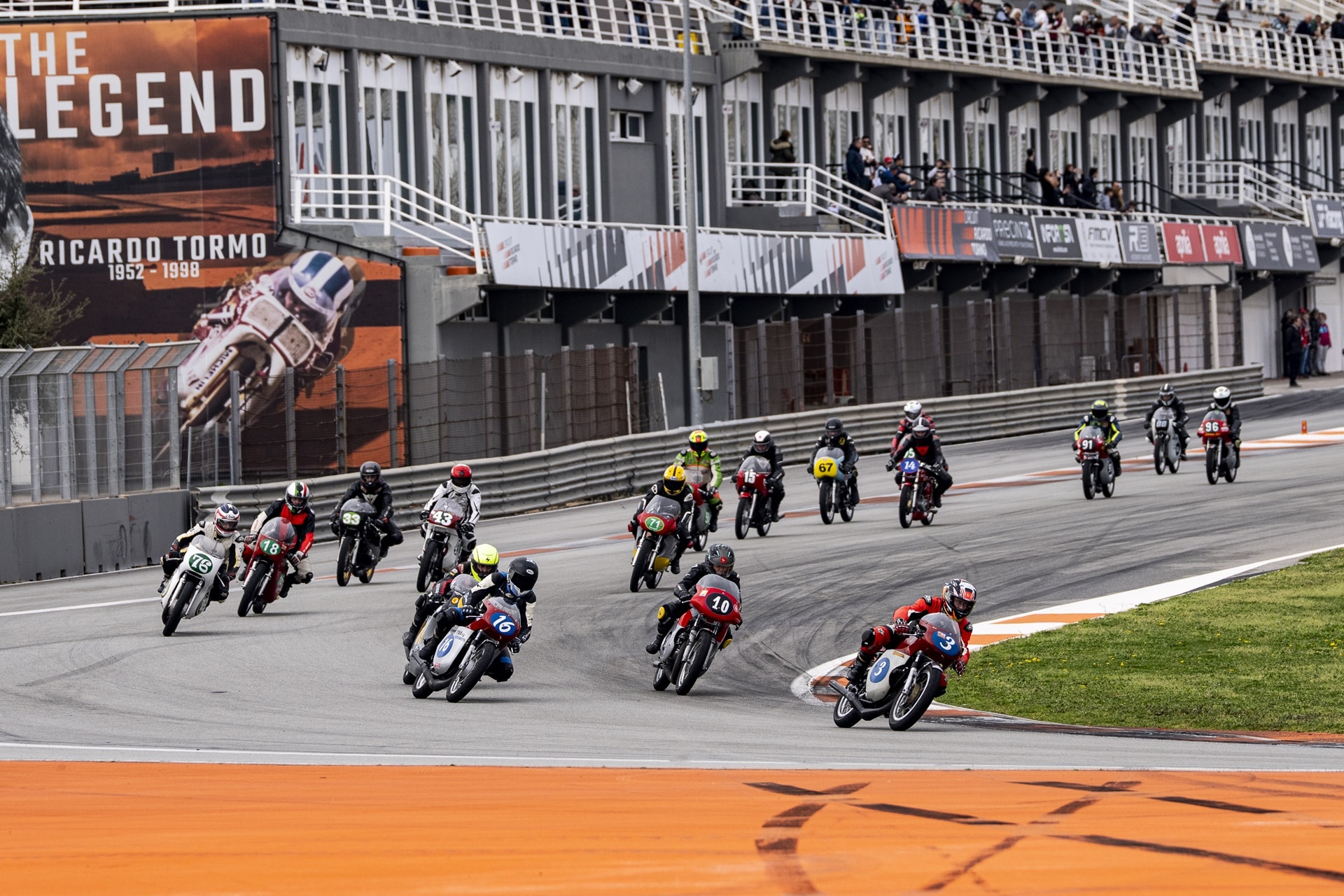 Jaume Masià homenajeado en el circuito Ricardo Tormo con motivo del Racing Legends 2026