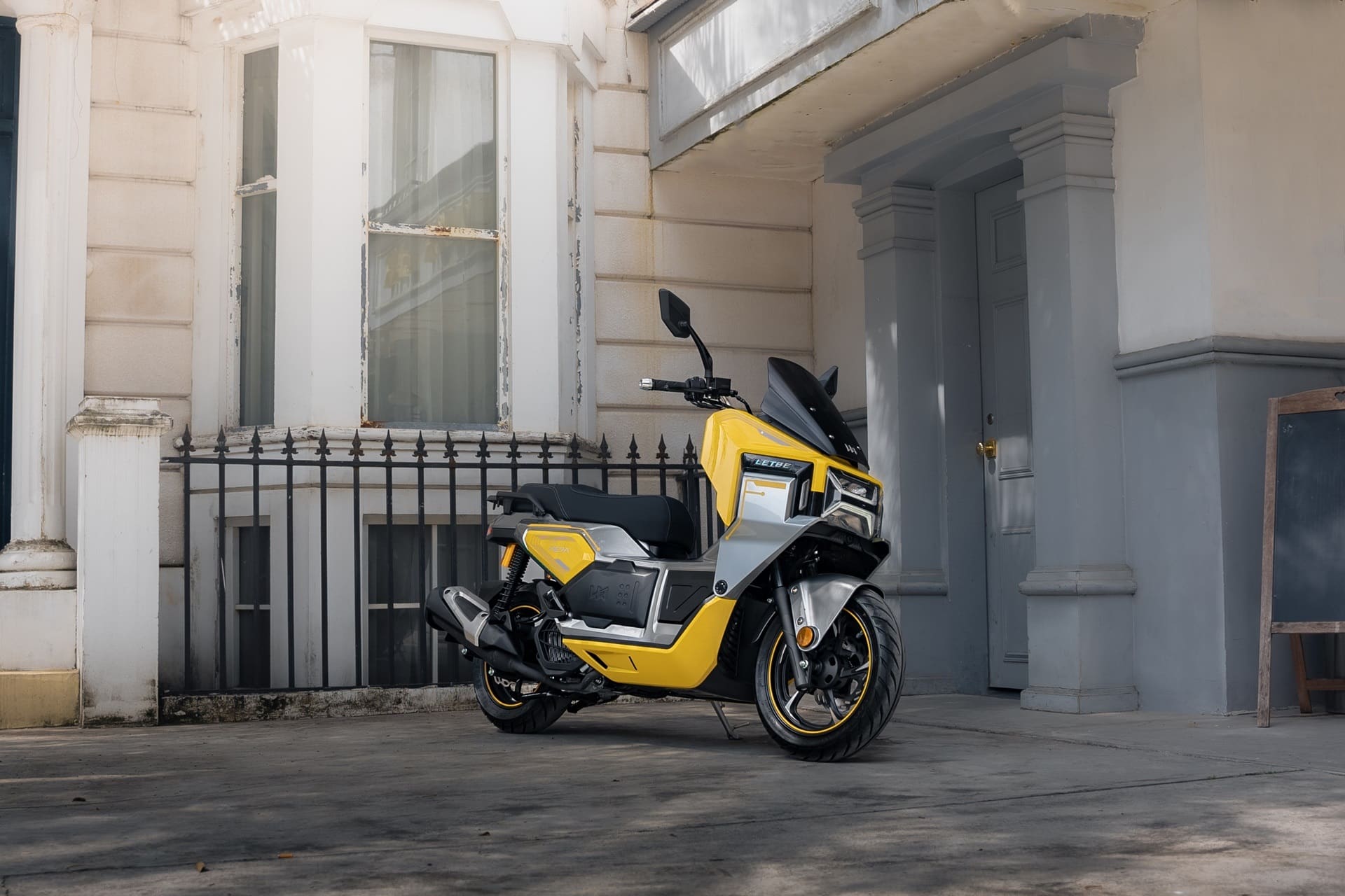 Letbe “enciende la mecha” en el segmento de los scooters de 125 cc con su nuevo modelo de estética ciberpunk futurista