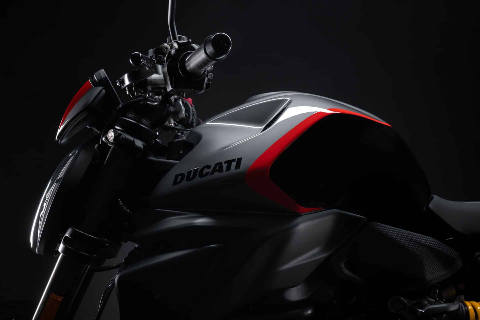 Ducati amplía la gama de colores de la gama Monster con la nueva decoración Sport