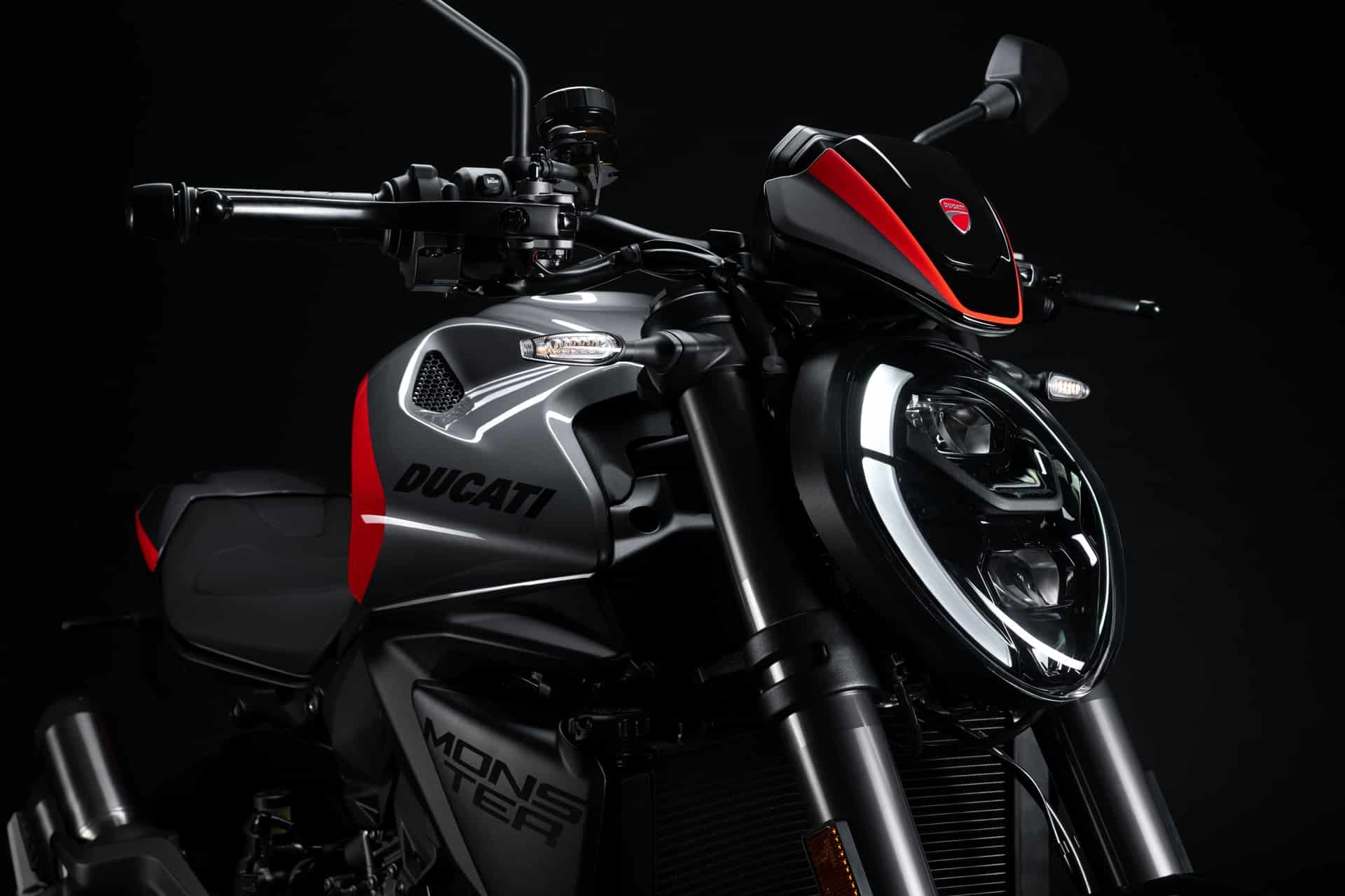 Ducati amplía la gama de colores de la gama Monster con la nueva decoración Sport