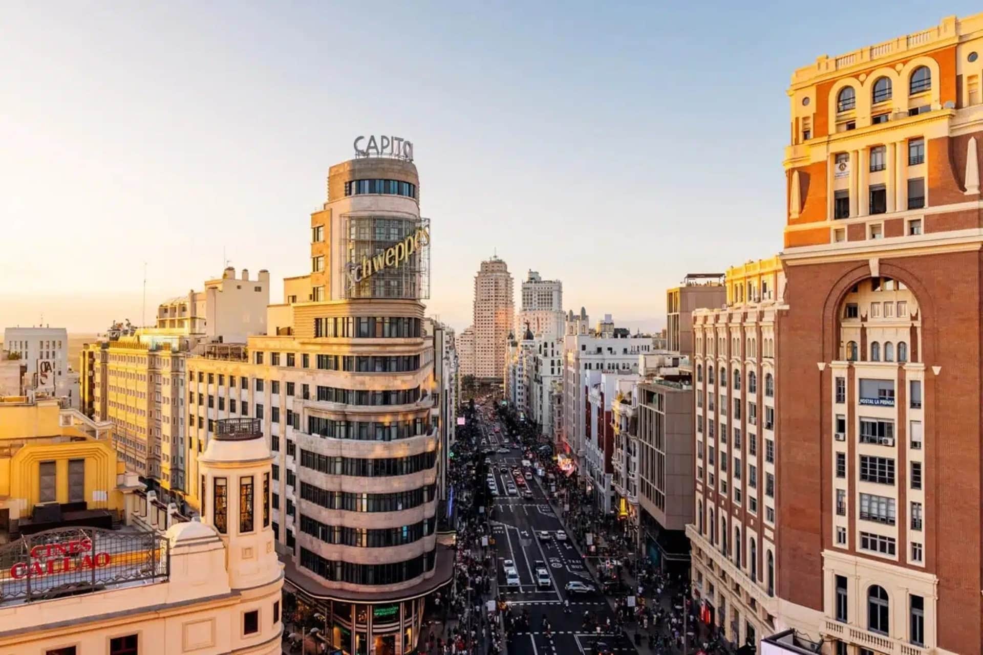 El Ayuntamiento de Madrid pospone el veto de circulación a los vehículos empadronados sin etiqueta