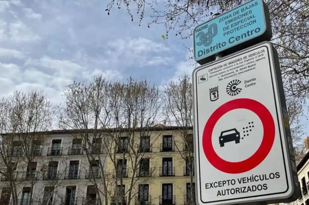 El Ayuntamiento de Madrid pospone el veto de circulación a los vehículos empadronados sin etiqueta