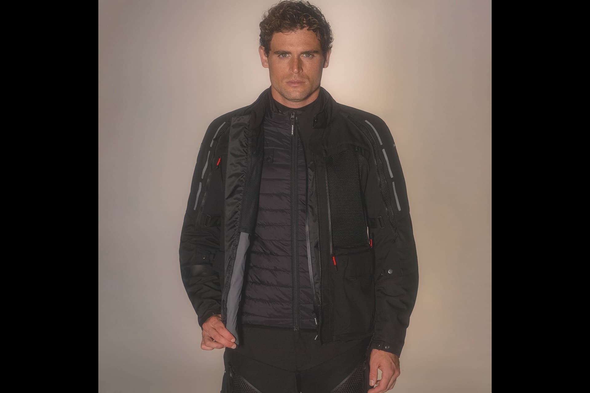 Traje completo SPIDI 4 Season V3: Versatilidad y estilo con la máxima tecnología de protección