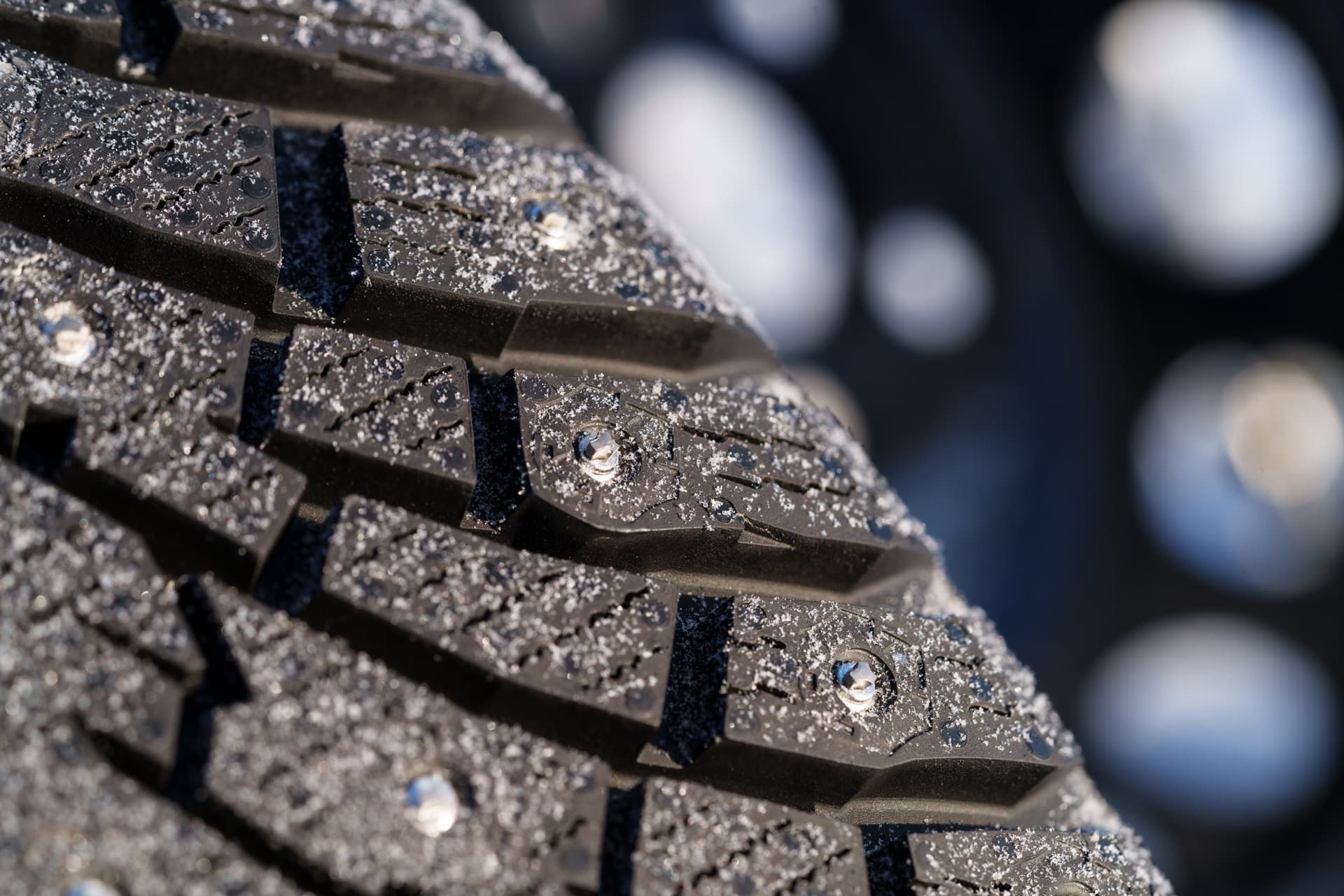 Nokian Tyres Hakkapeliitta 01: El primer neumático del mundo que se adapta a las condiciones climáticas del momento
