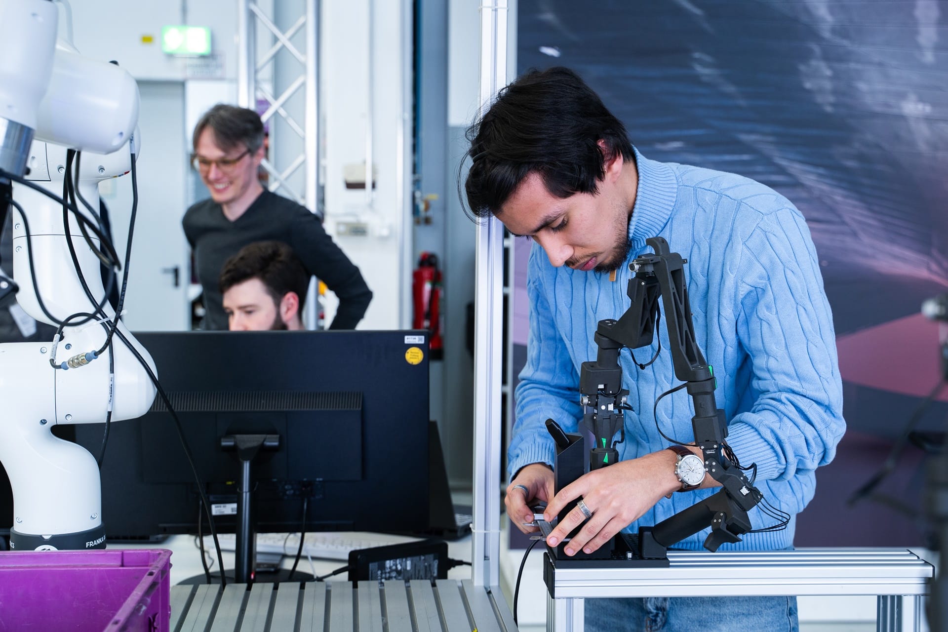 El Grupo BMW utilizará robots humanoides en la producción en Europa por primera vez
