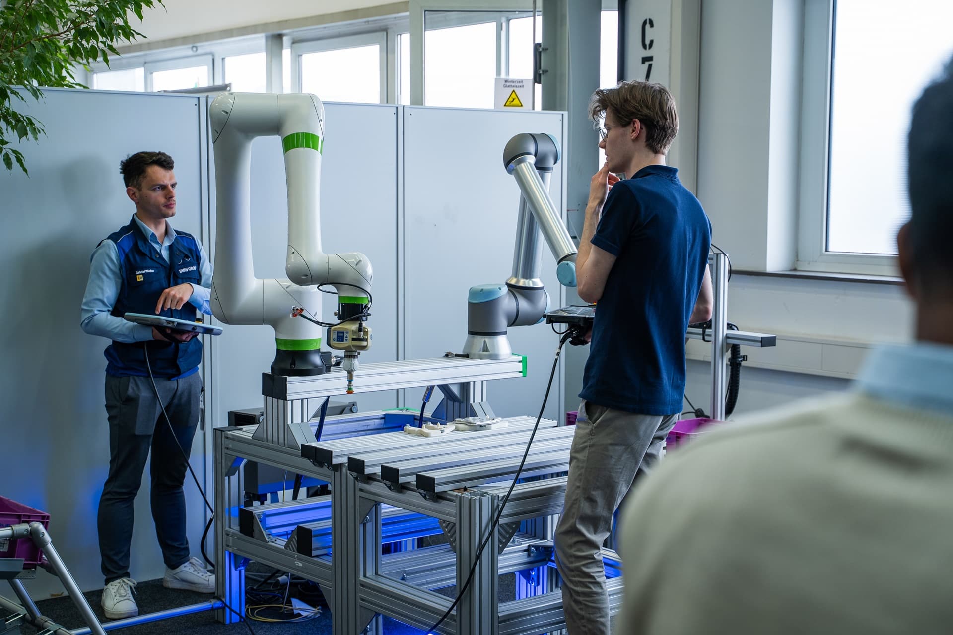 El Grupo BMW utilizará robots humanoides en la producción en Europa por primera vez
