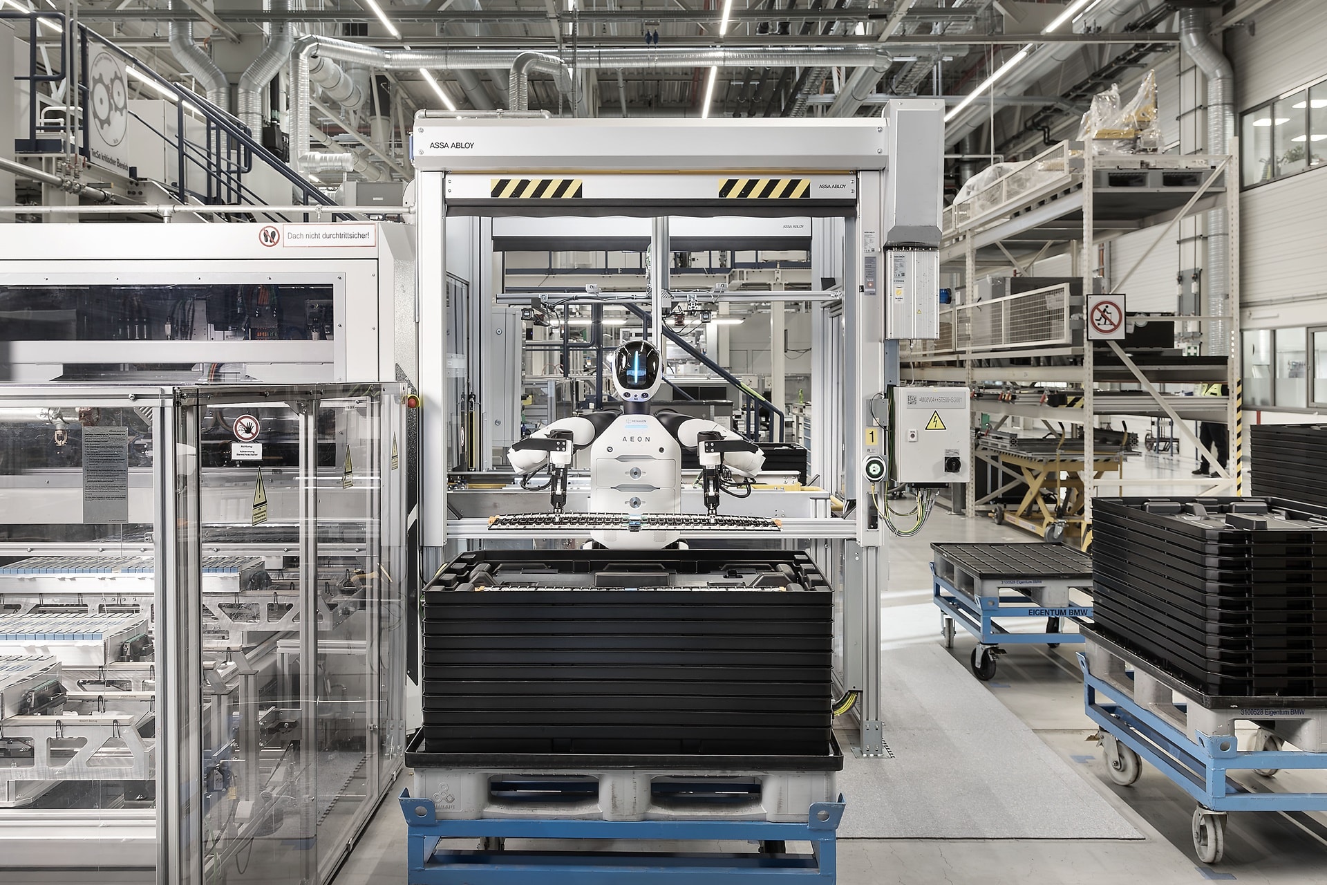 El Grupo BMW utilizará robots humanoides en la producción en Europa por primera vez