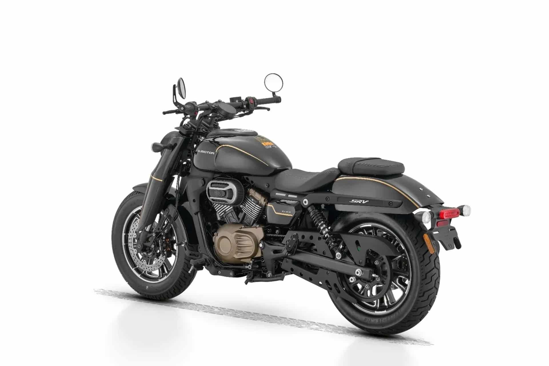 QJMotor lanza su nueva SRV 400 VS, la bobber destinada a los aficionados europeos con carnet A2