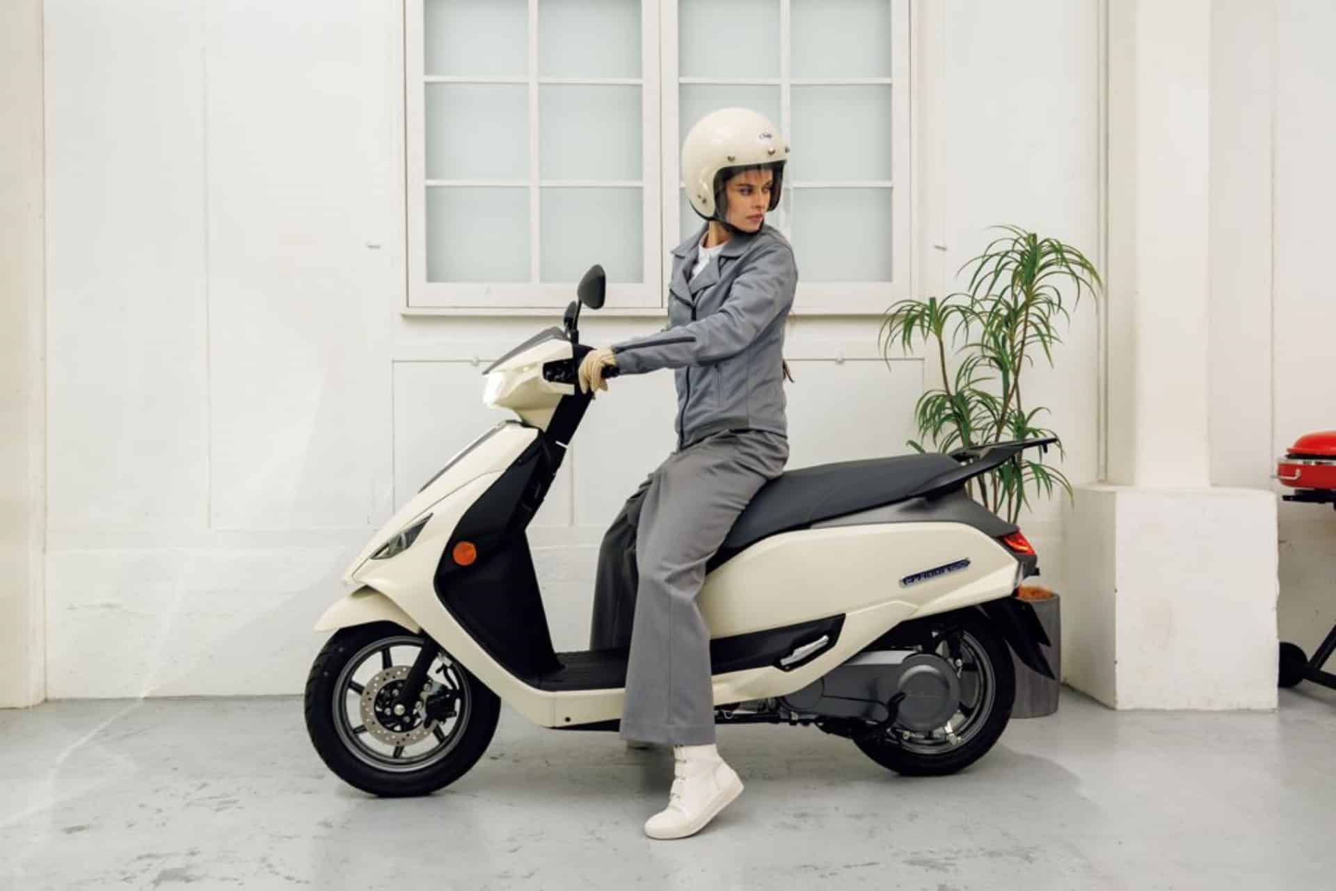 Suzuki e-Address Kanadevia
