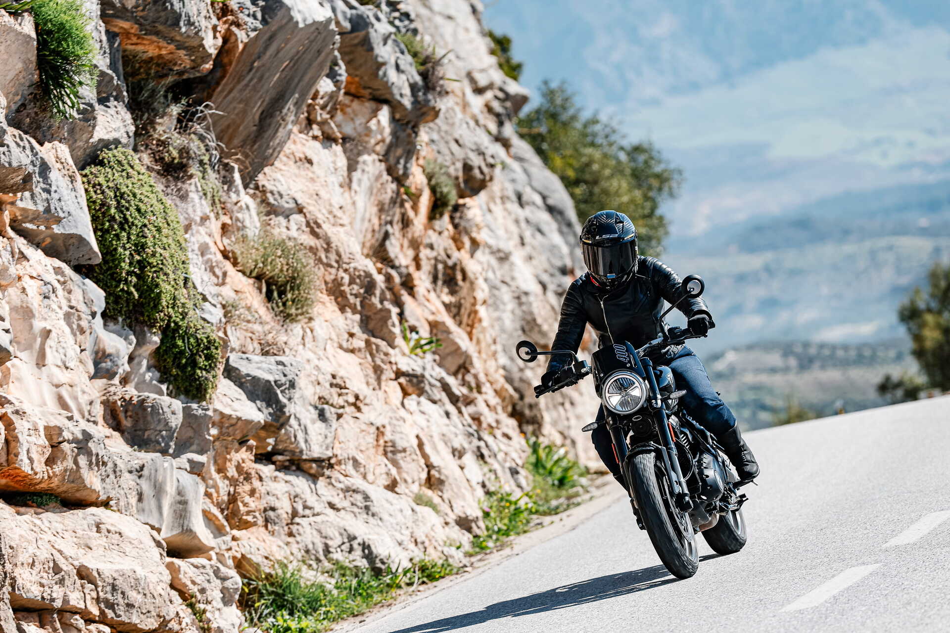 Prueba Triumph Tracker 400 y Triumph Thruxton 400
