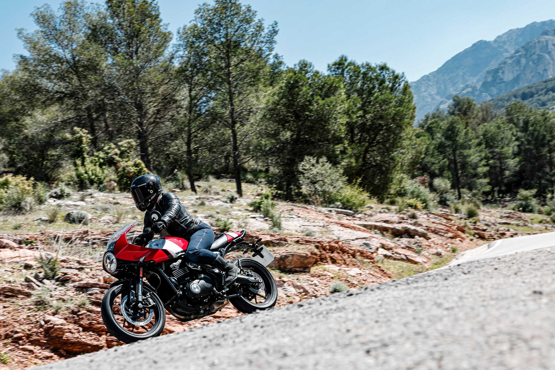 Prueba Triumph Tracker 400 y Triumph Thruxton 400