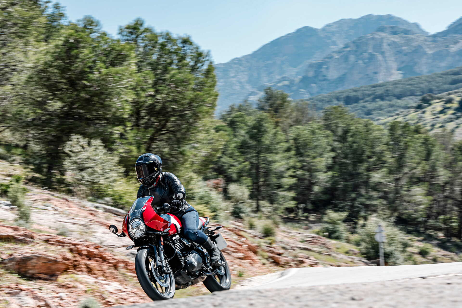 Prueba Triumph Tracker 400 y Triumph Thruxton 400