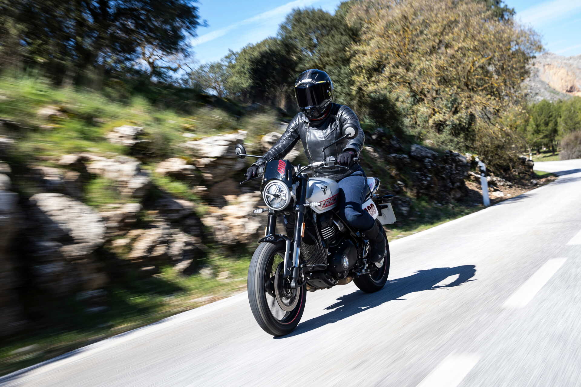 Prueba Triumph Tracker 400 y Triumph Thruxton 400