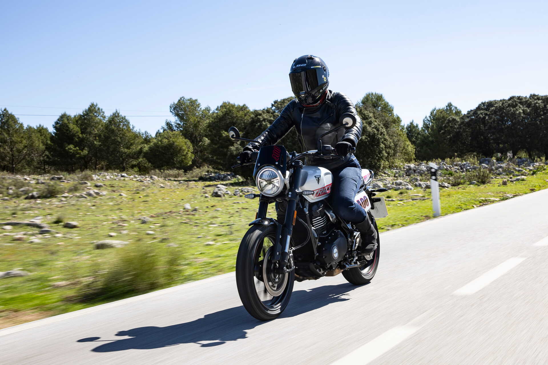 Prueba Triumph Tracker 400 y Triumph Thruxton 400