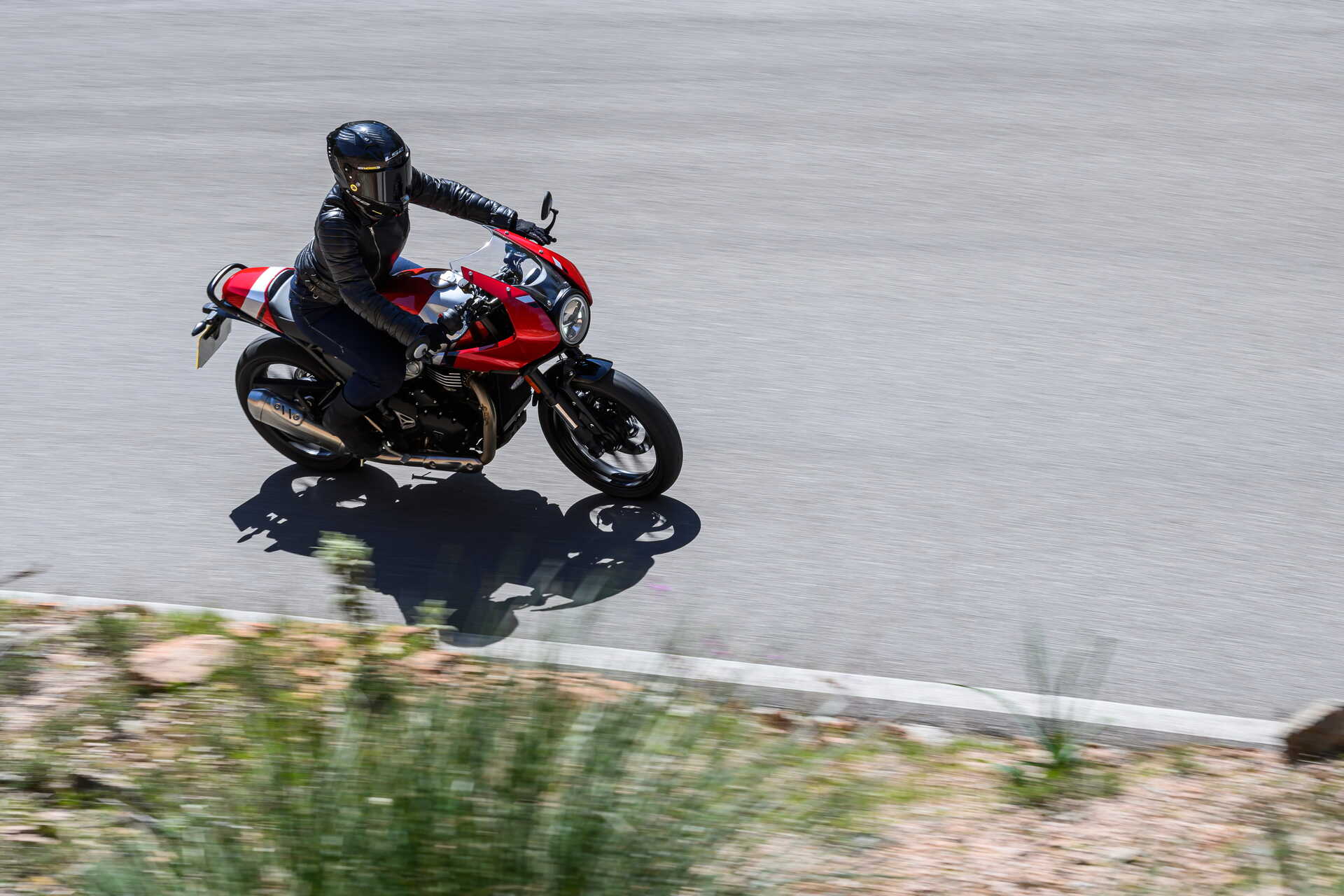 Prueba Triumph Tracker 400 y Triumph Thruxton 400