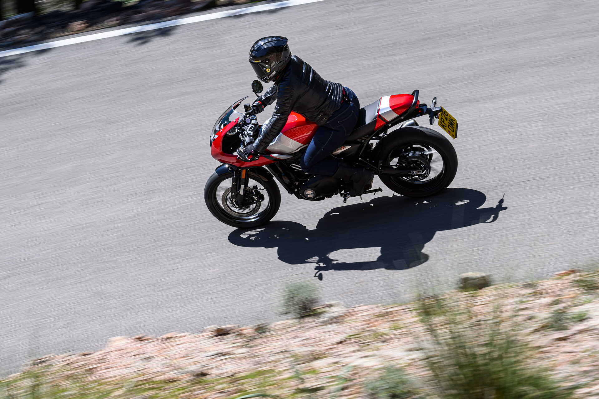 Prueba Triumph Tracker 400 y Triumph Thruxton 400