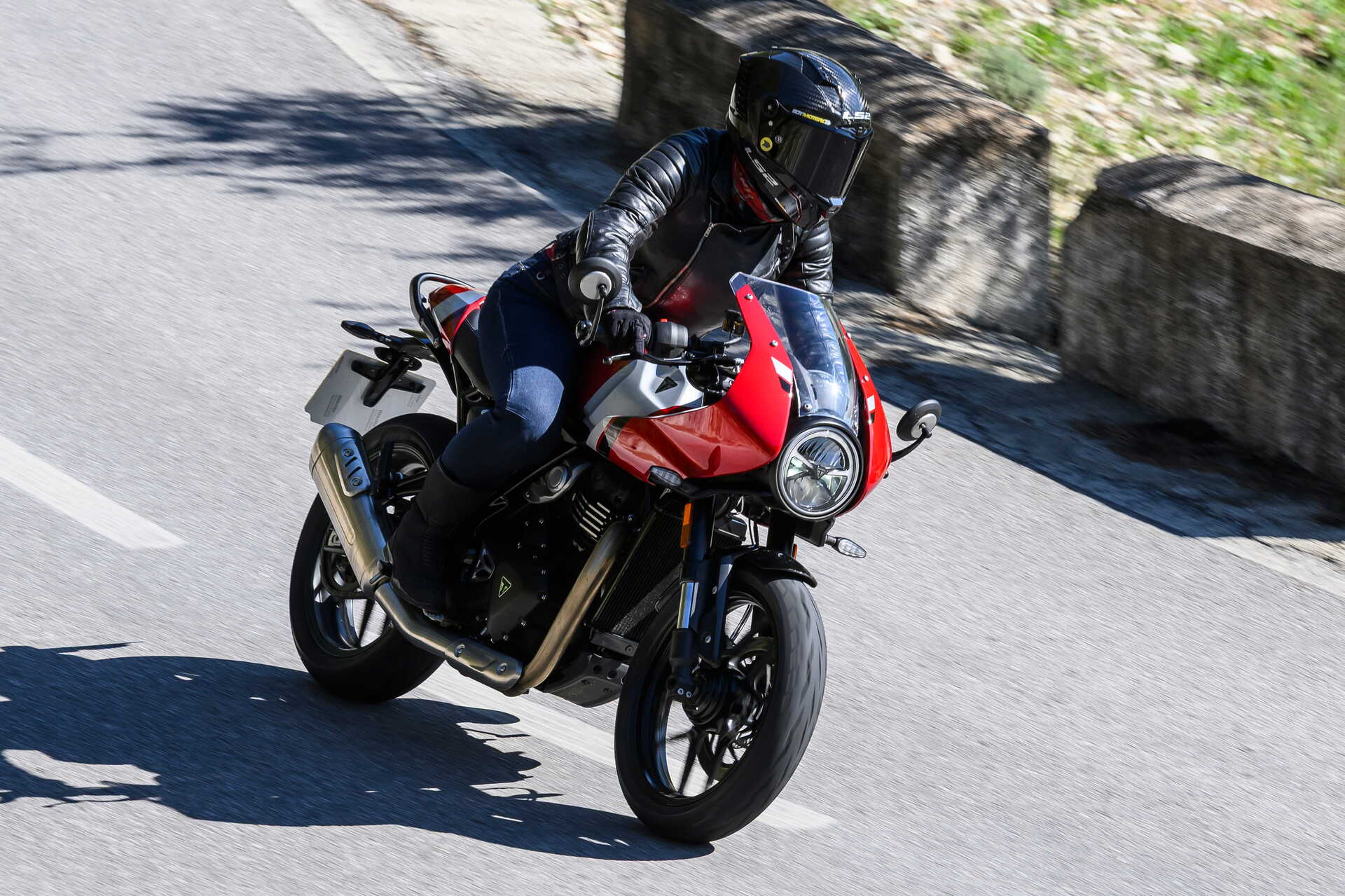 Prueba Triumph Tracker 400 y Triumph Thruxton 400