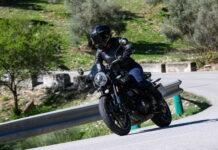 Prueba Triumph Tracker 400 y Triumph Thruxton 400