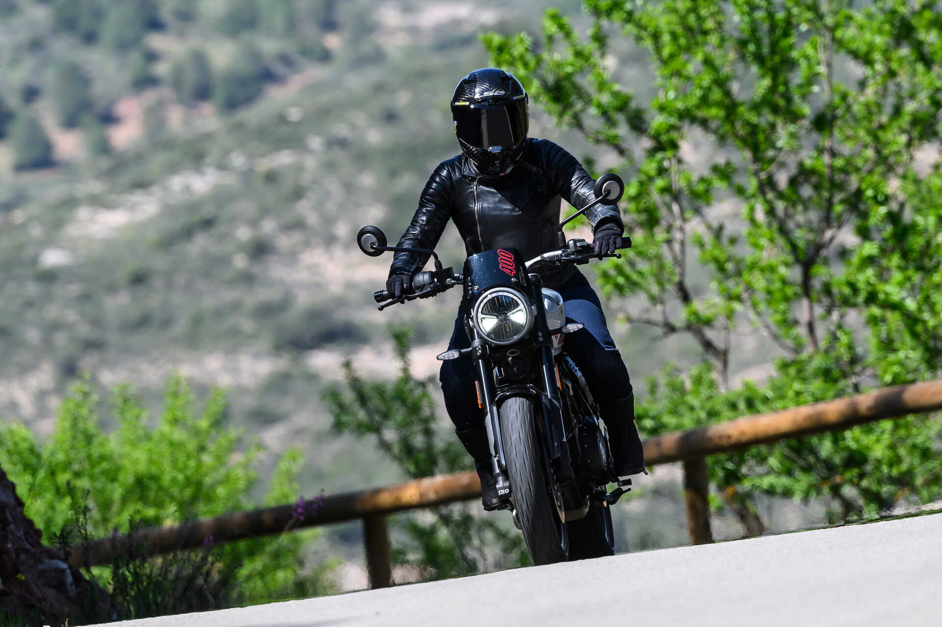 Prueba Triumph Tracker 400 y Triumph Thruxton 400