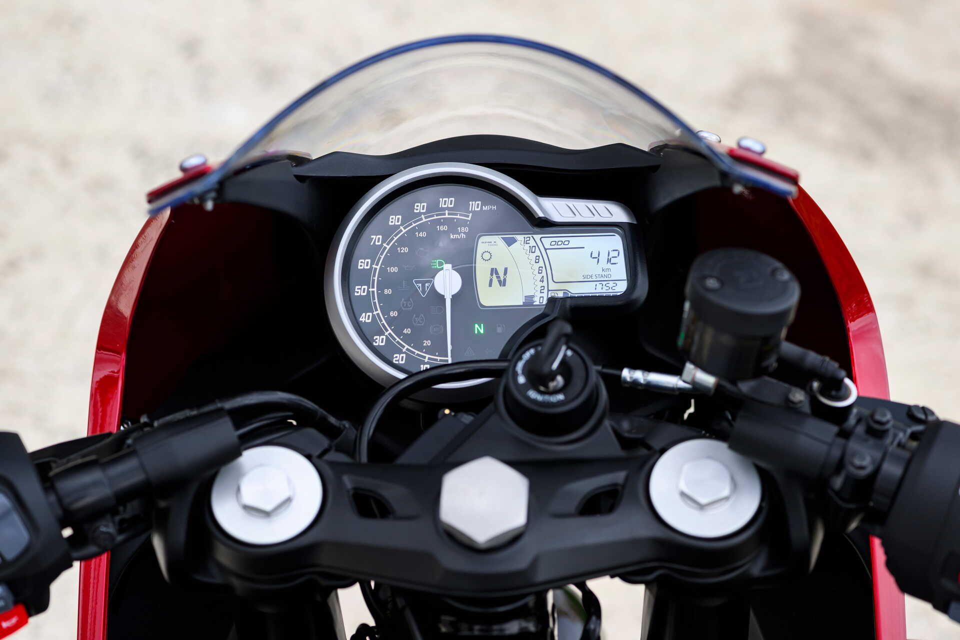 Prueba Triumph Tracker 400 y Triumph Thruxton 400