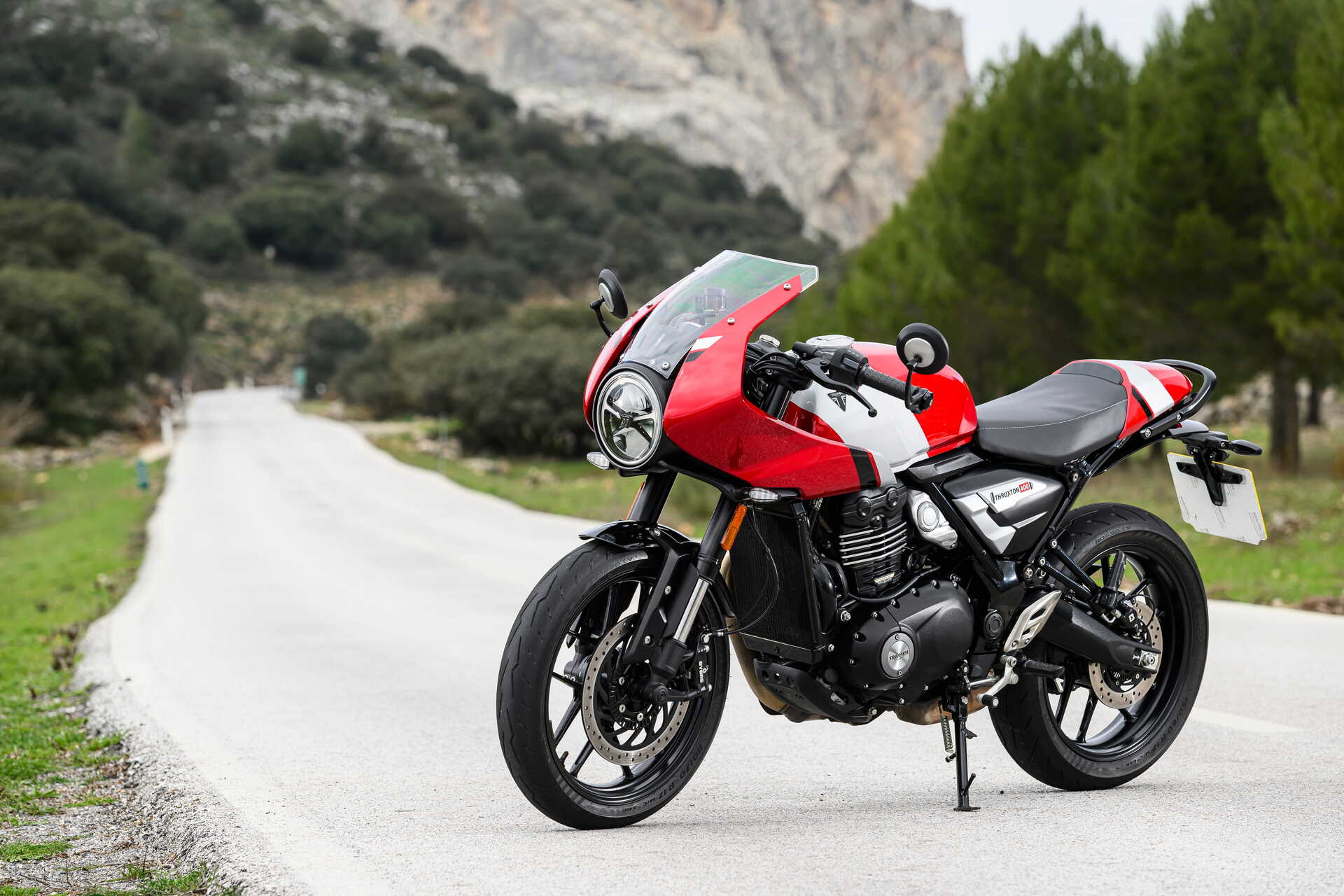 Prueba Triumph Tracker 400 y Triumph Thruxton 400