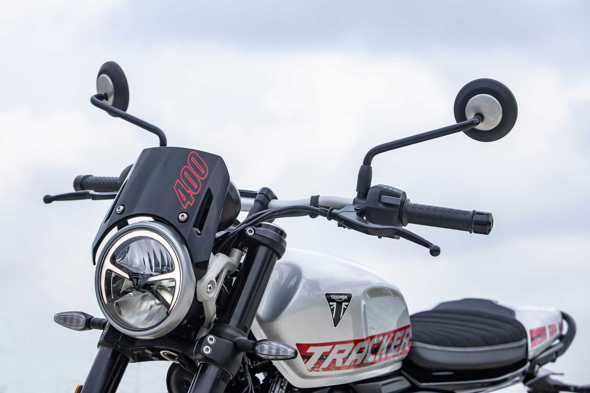 Prueba Triumph Tracker 400 y Triumph Thruxton 400