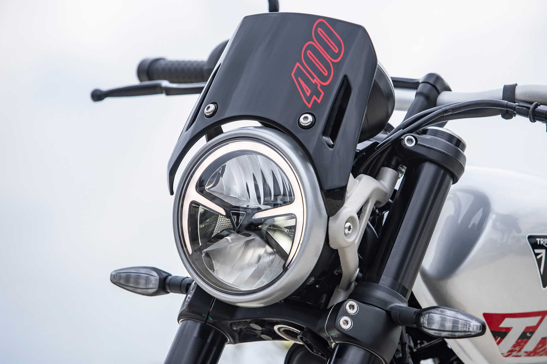Prueba Triumph Tracker 400 y Triumph Thruxton 400