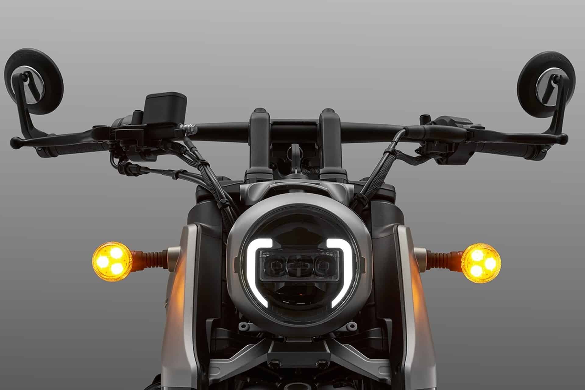 QJMotor lanza su nueva SRV 400 VS, la bobber destinada a los aficionados europeos con carnet A2