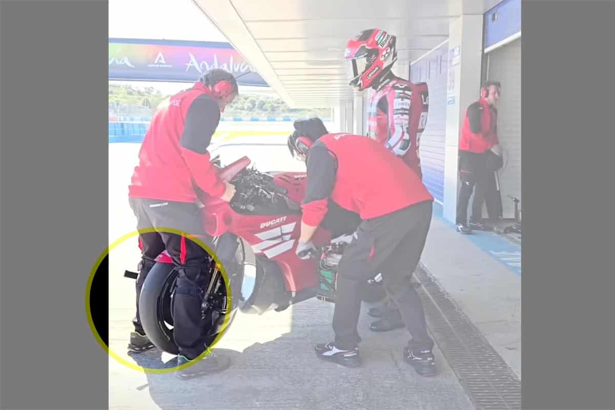Los neumáticos indican que no se trata de la moto de 2027