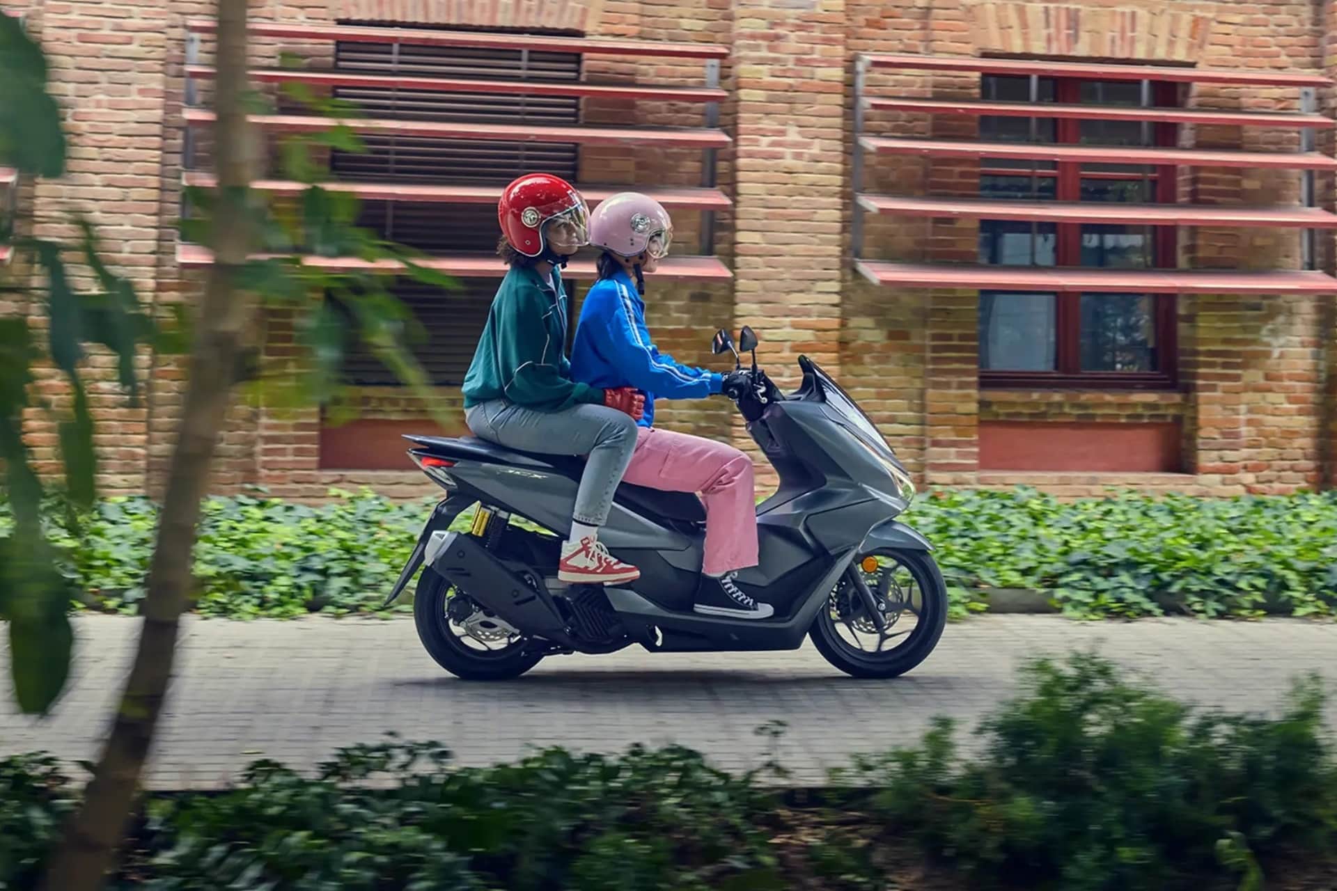 La ciudad es tuya: qué scooter Honda encaja con tu forma de vivirla