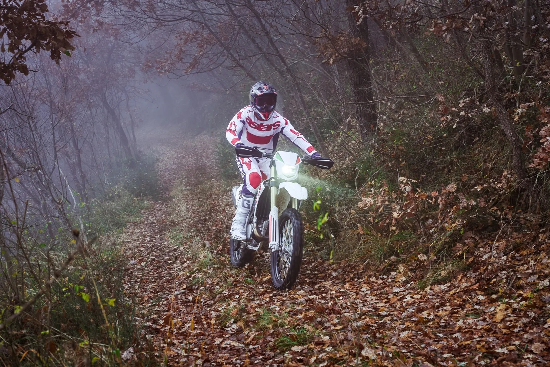 Bimota se adentra en el mundo del enduro de la mano de su nueva BX450 2026