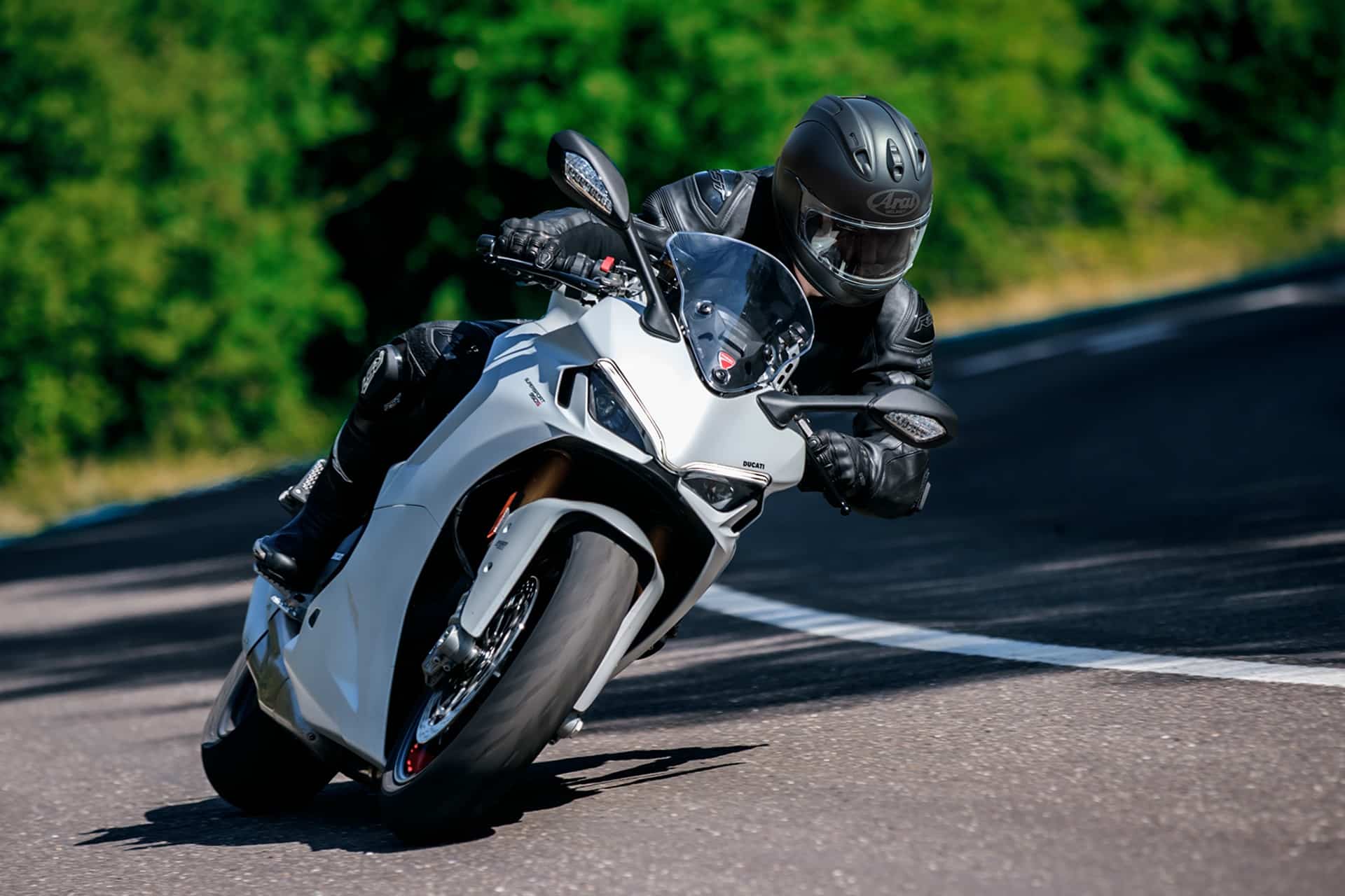 Arai RX-7V EVO FIM 2: En la cúspide de la seguridad