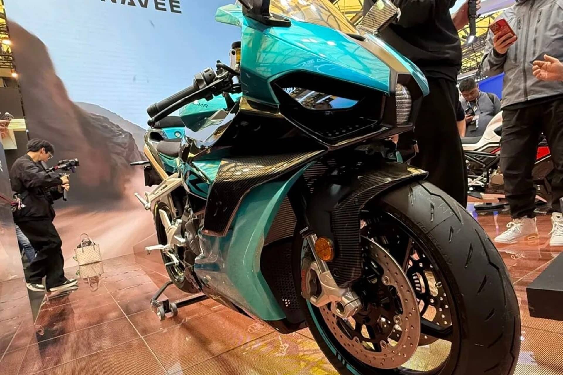 Guruma 1000RR: La deportiva china comandada por IA que se adapta a tu modo de pilotar