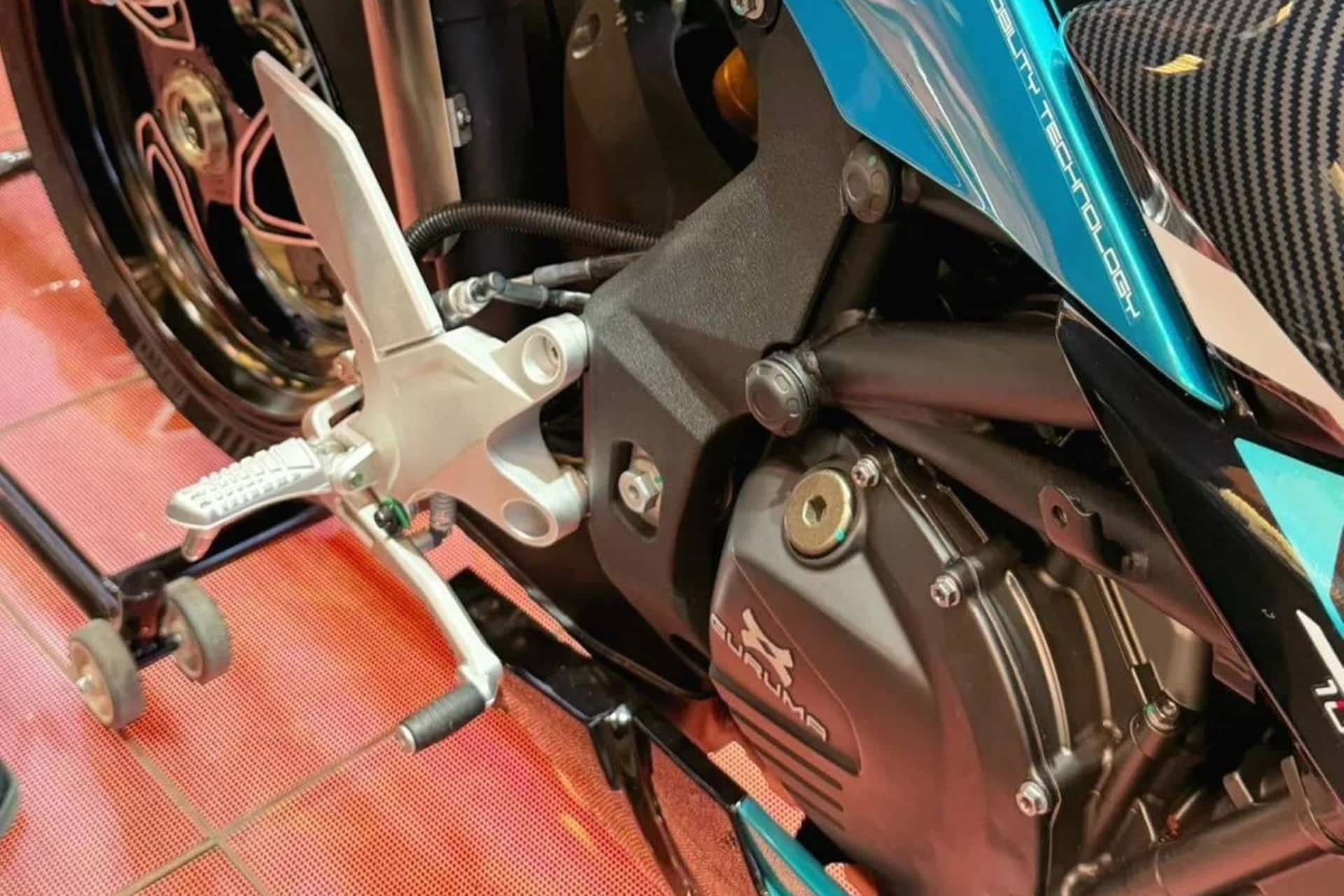 Guruma 1000RR: La deportiva china comandada por IA que se adapta a tu modo de pilotar