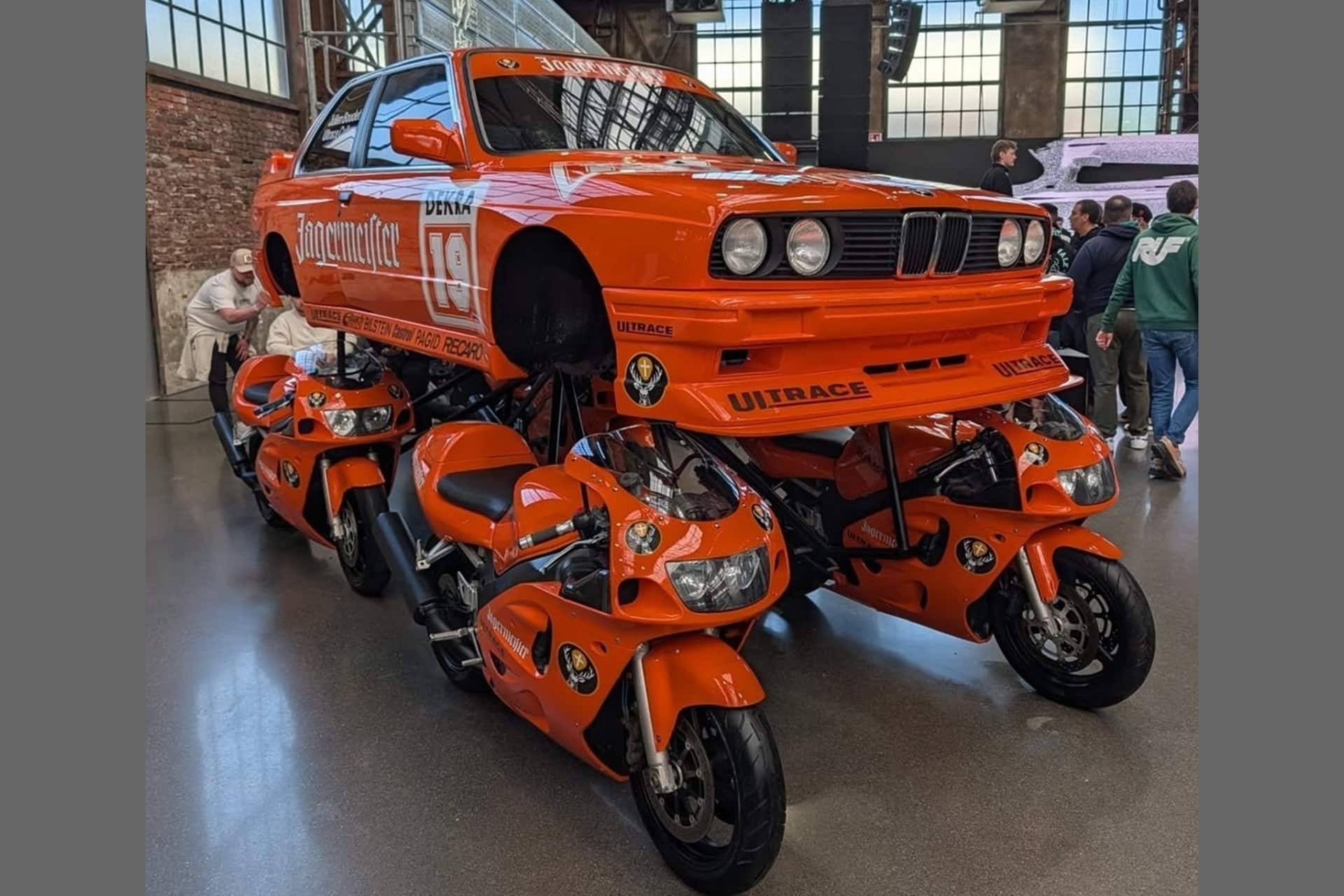 Horsepower Rennmeister: El BMW E30 reconvertido en una cuadriga de Suzukis GSX-R SRAD