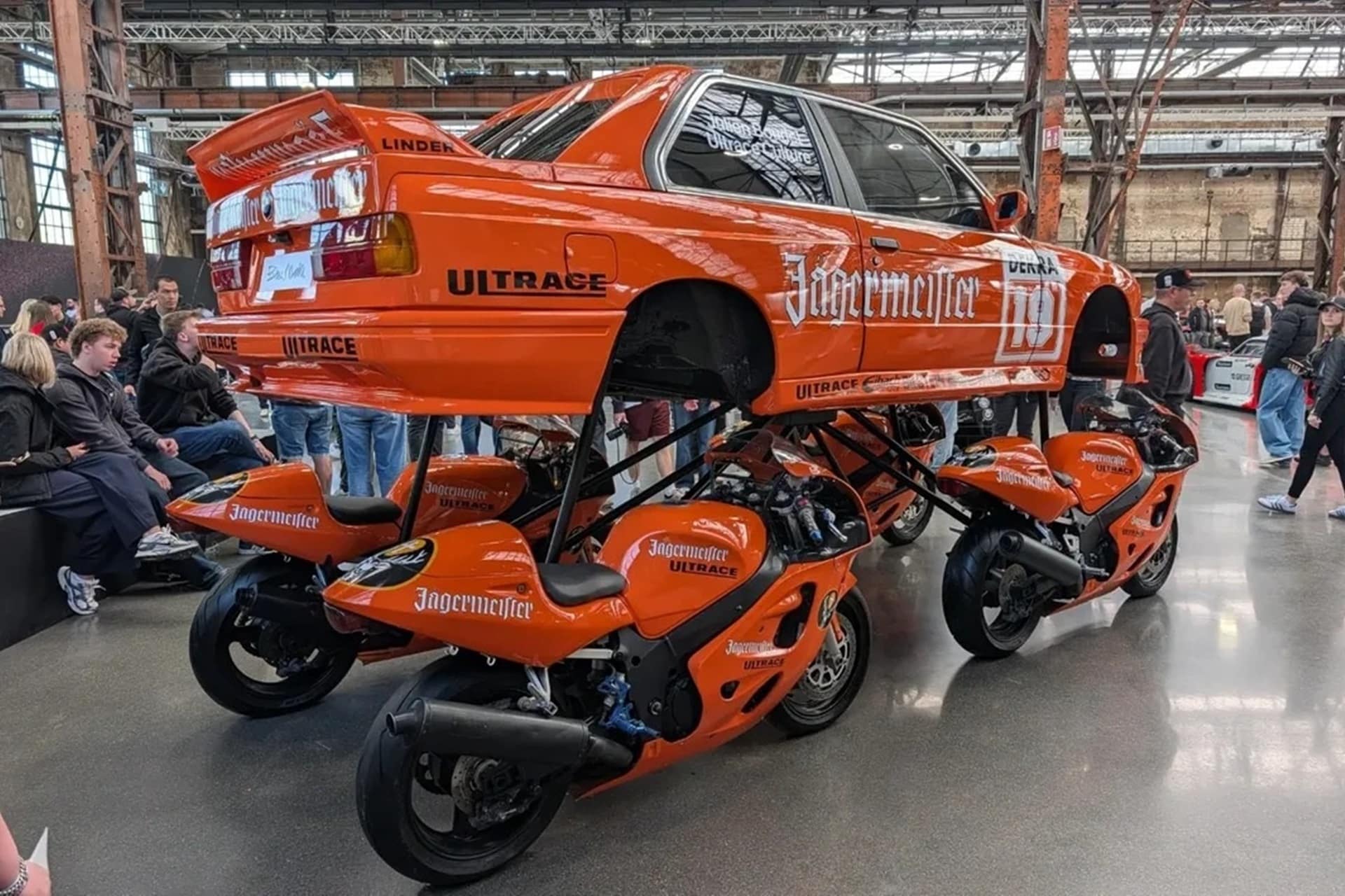 Horsepower Rennmeister: El BMW E30 reconvertido en una cuadriga de Suzukis GSX-R SRAD