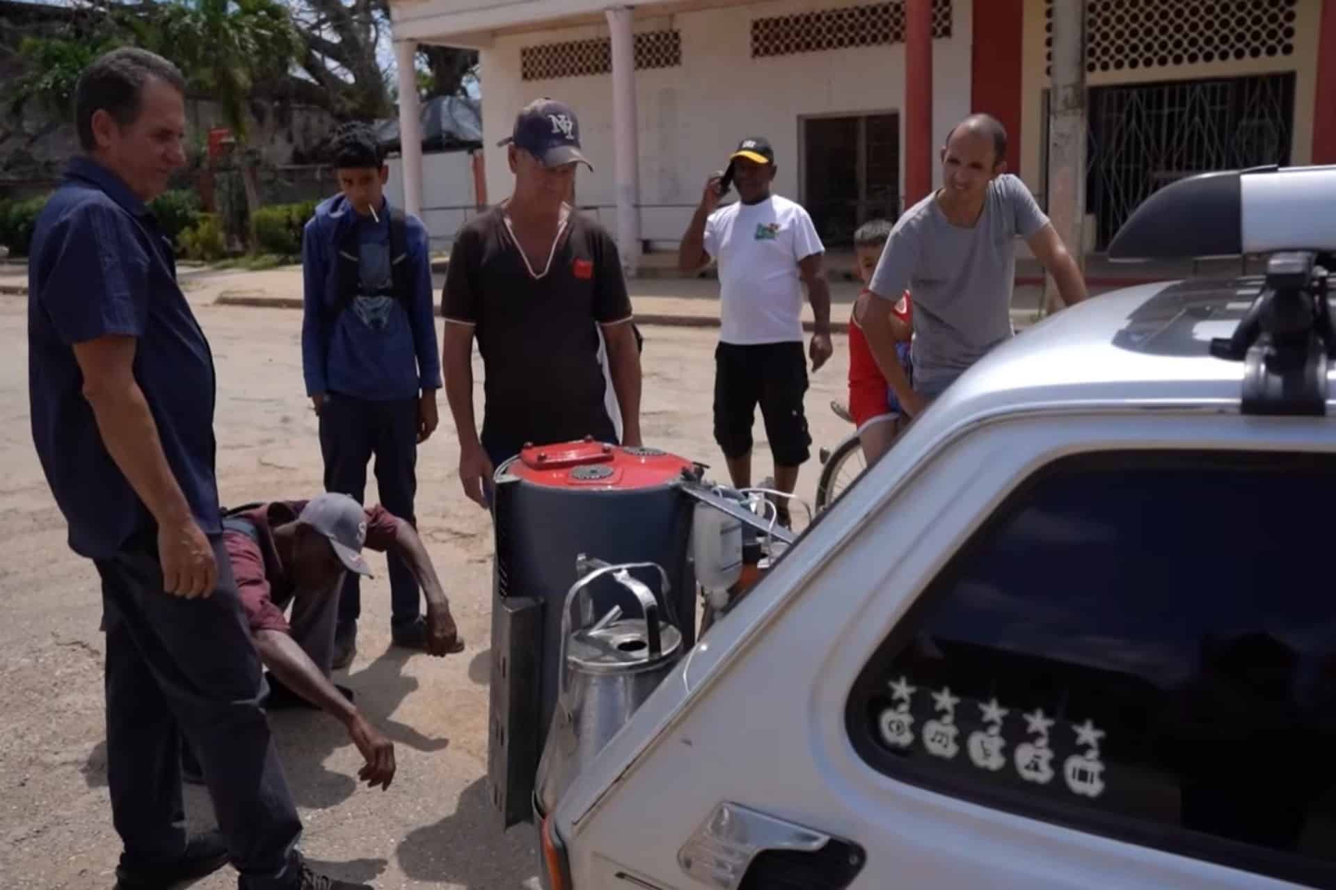 Coche de Cuba a carbón