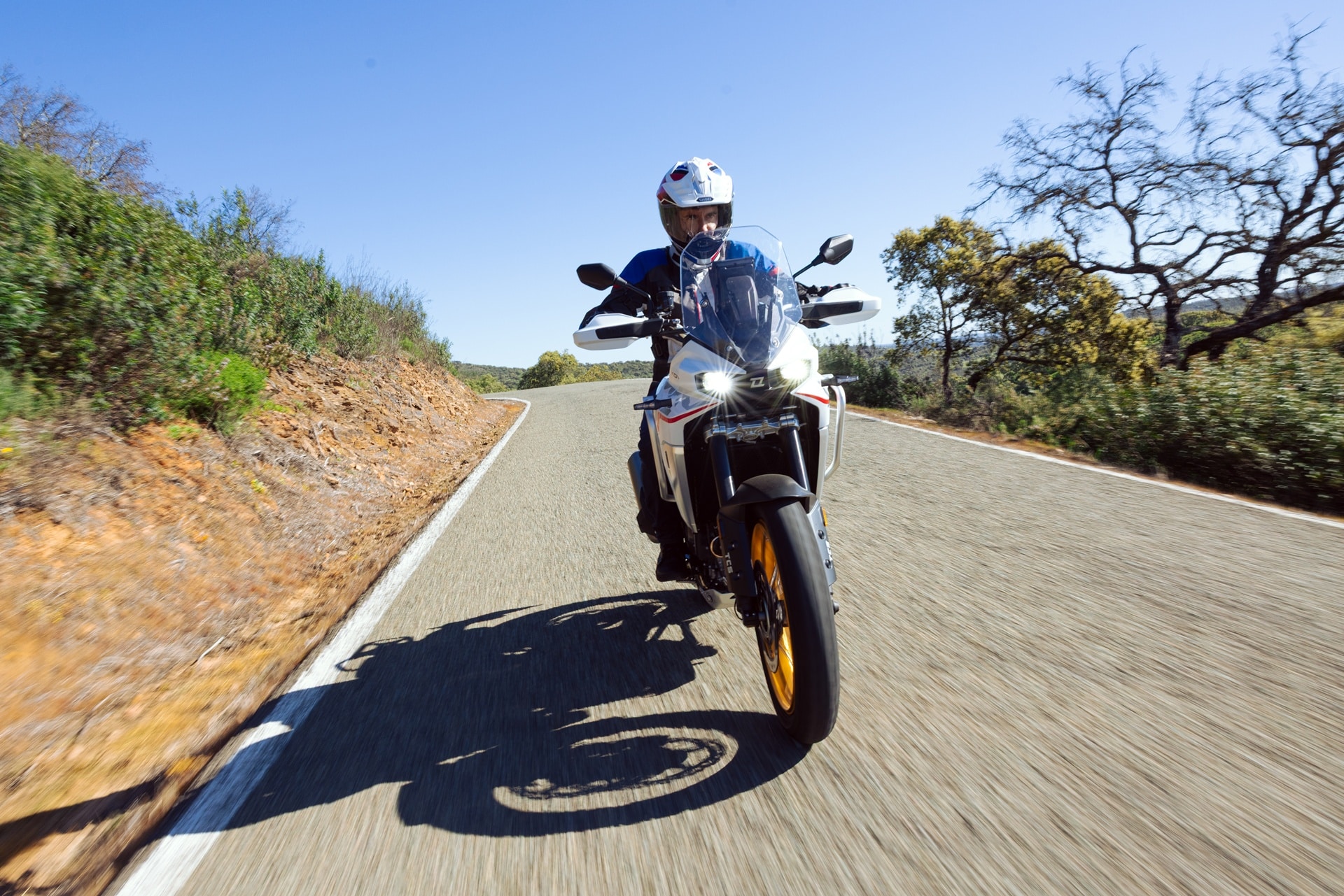 Prueba Kove 800X GT 2026