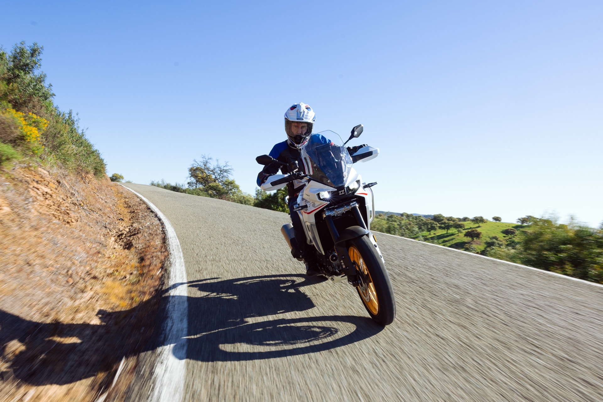 Prueba Kove 800X GT 2026