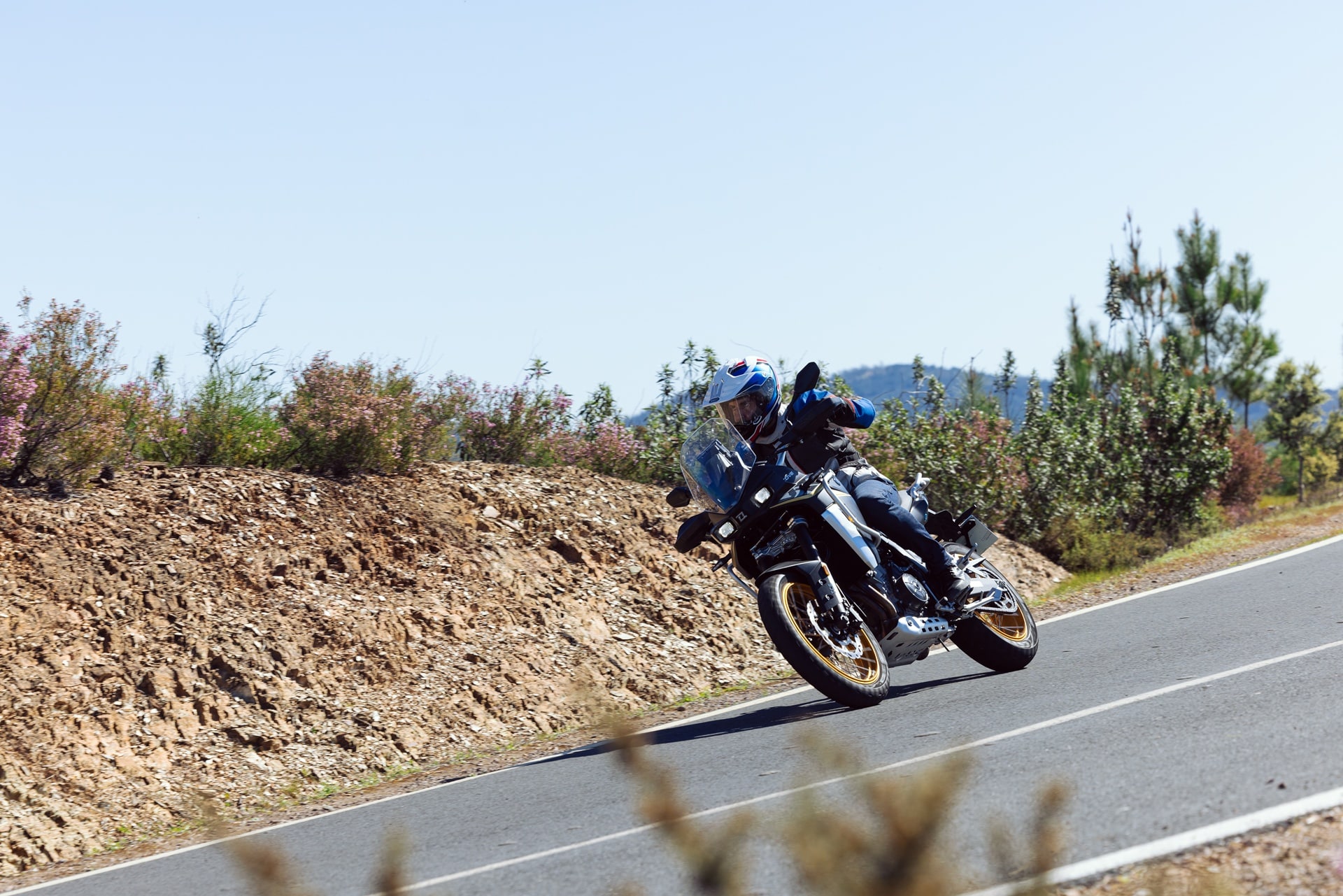 Prueba Kove 800X GT 2026