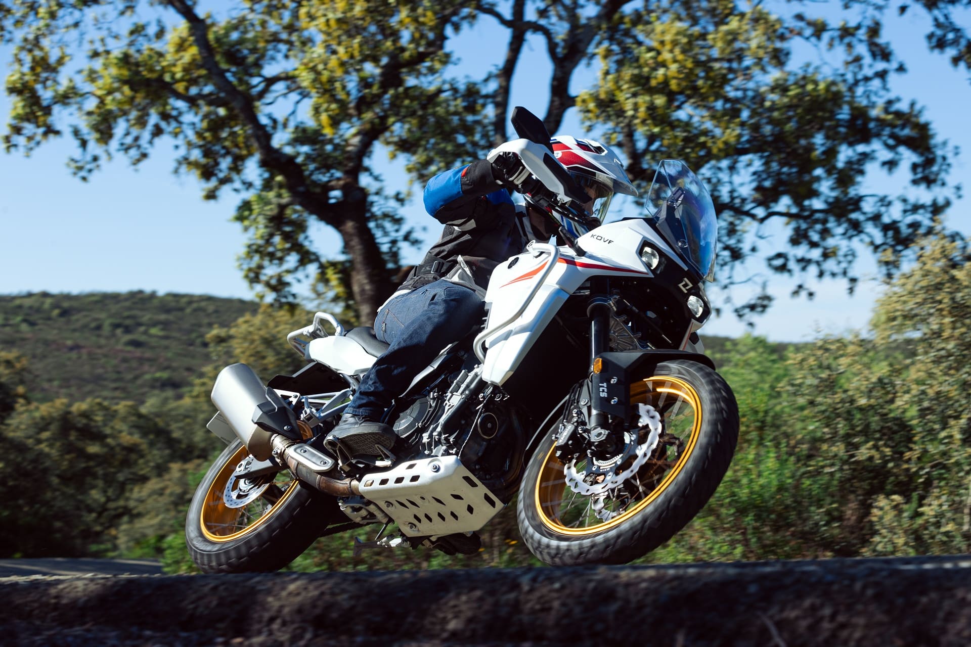 Prueba Kove 800X GT 2026